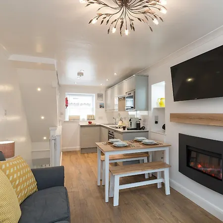One Beckside Holiday home Staithes